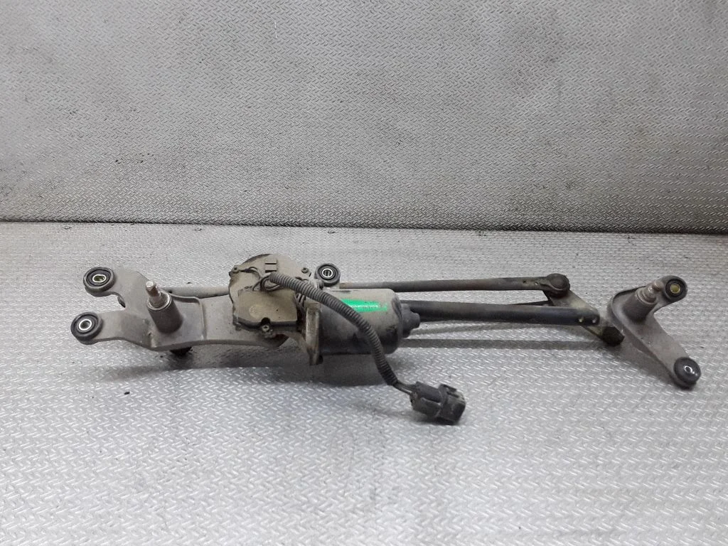 Front wiper linkage and motor – KIA Sorento (2002-2009)