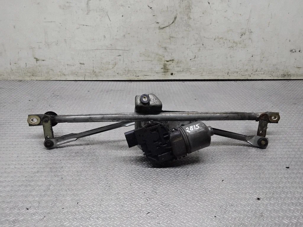 Front wiper linkage and motor – Volkswagen Passat B5.5 (2001-2005)