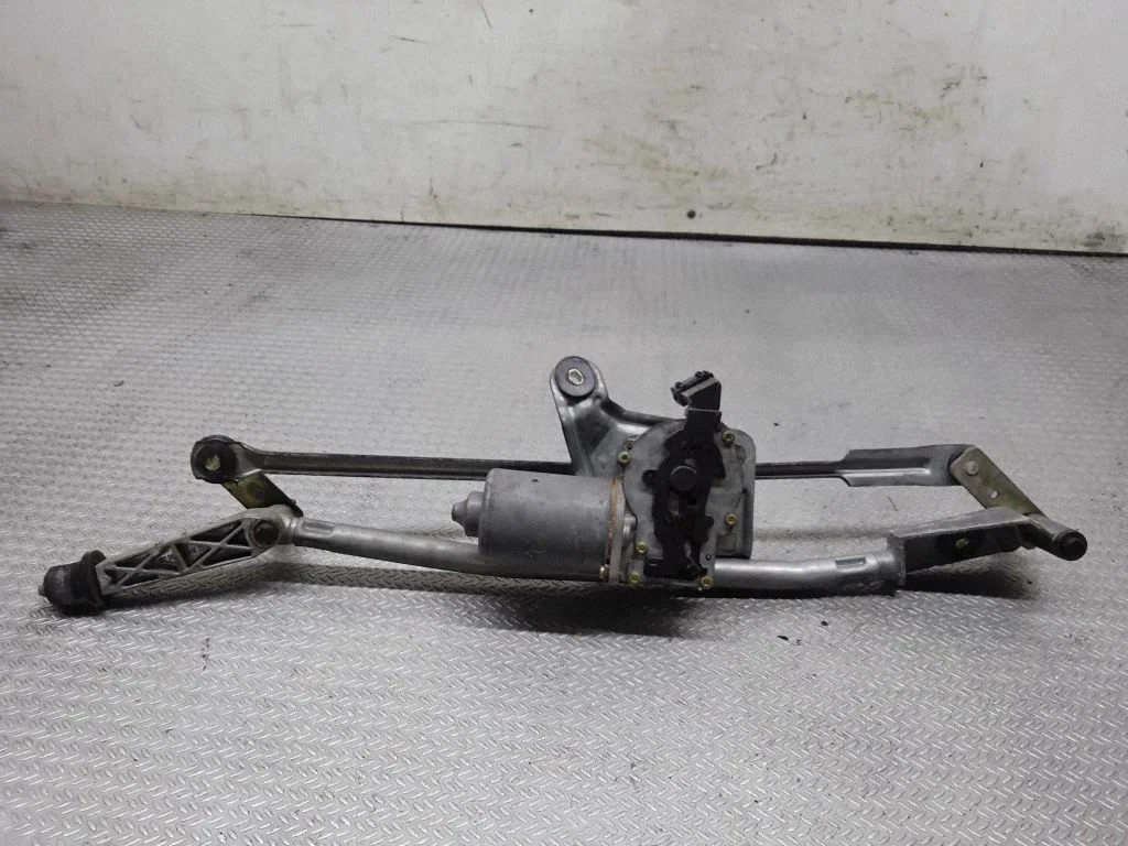 Front wiper linkage and motor – Volvo V70 (2000-2004)