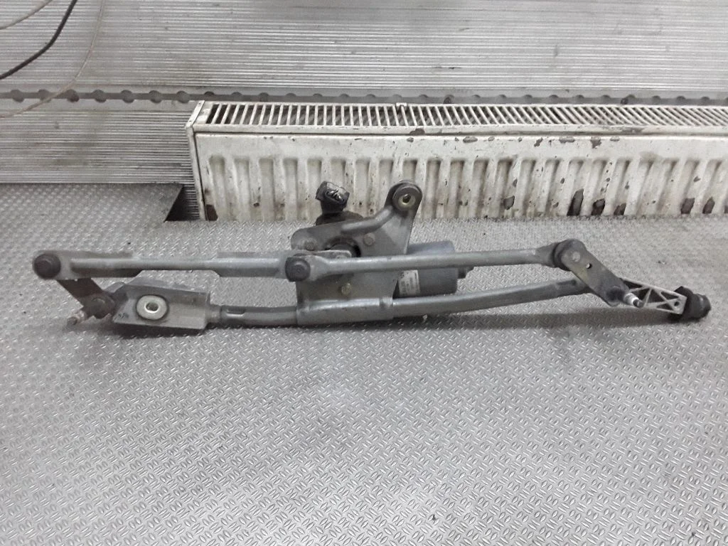 Mechanizm wycieraczek z silniczkiem – Volvo V70 (2000-2004)