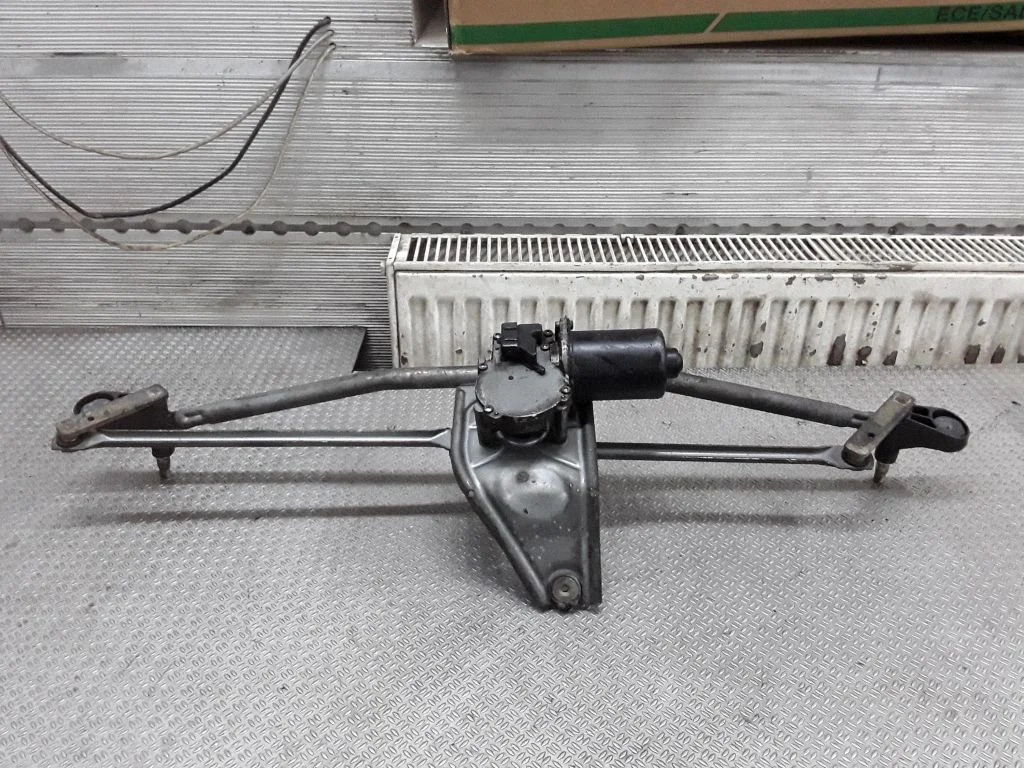 Mechanizm wycieraczek z silniczkiem – Ford Transit - Tourneo Connect (2003-2008)