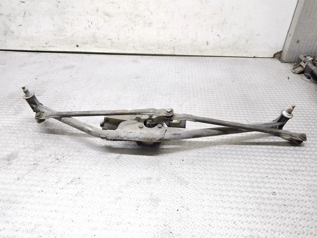 Front wiper linkage and motor – Volkswagen Transporter - Caravelle T4 (1991-2003)