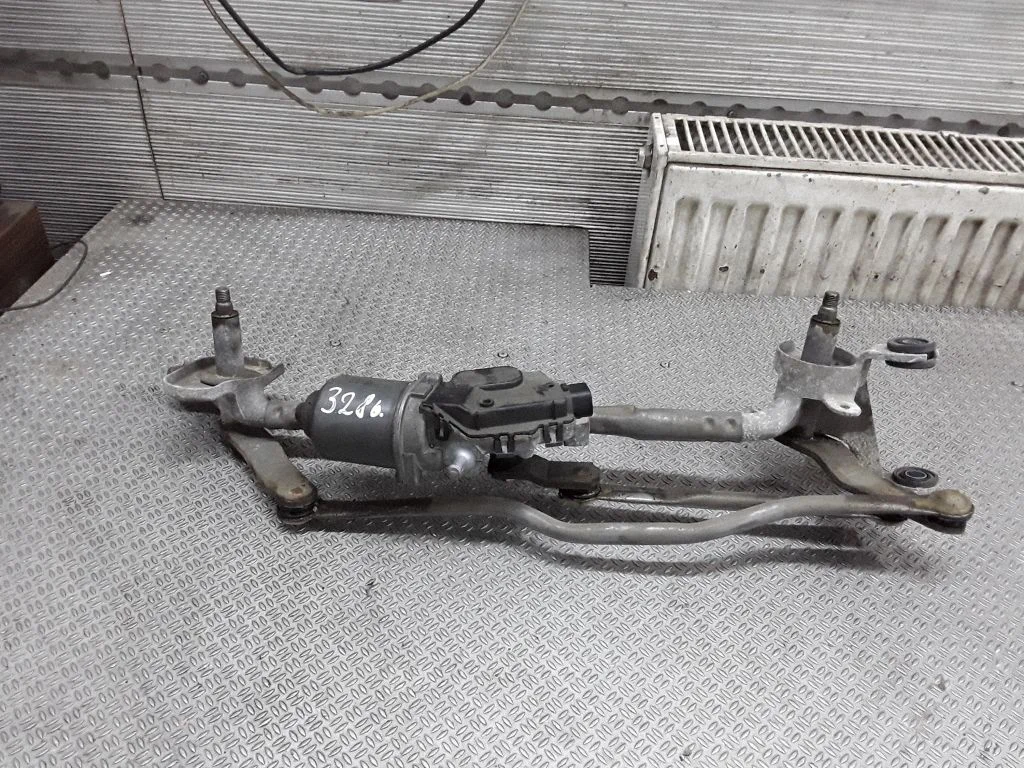 Front wiper linkage and motor – Mazda 5 (2010-2016)