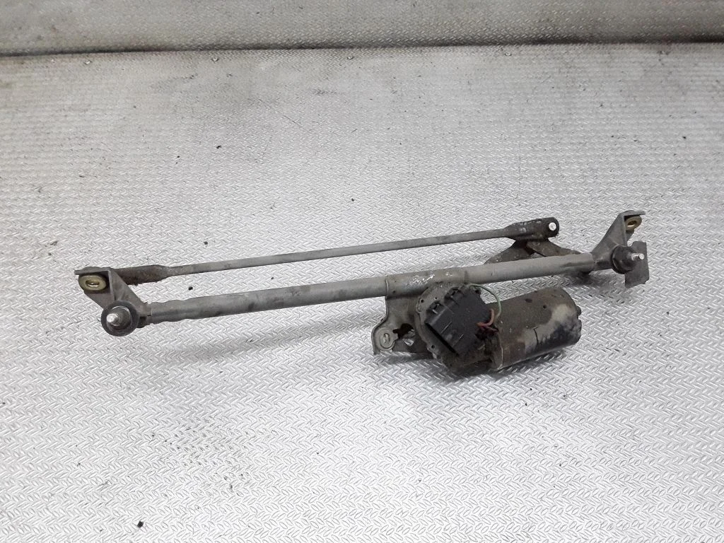 Front wiper linkage and motor 90346777 – Opel Calibra (1989-1997)