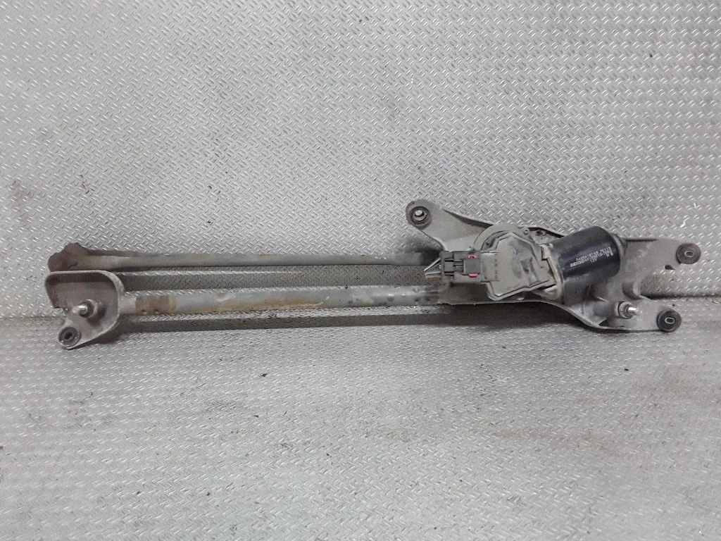 Front wiper linkage and motor