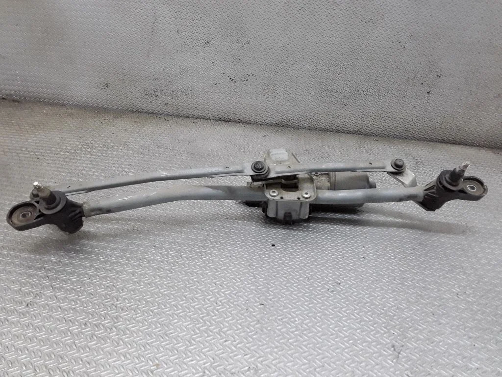Front wiper linkage and motor – Mazda 3 I (2003-2006)