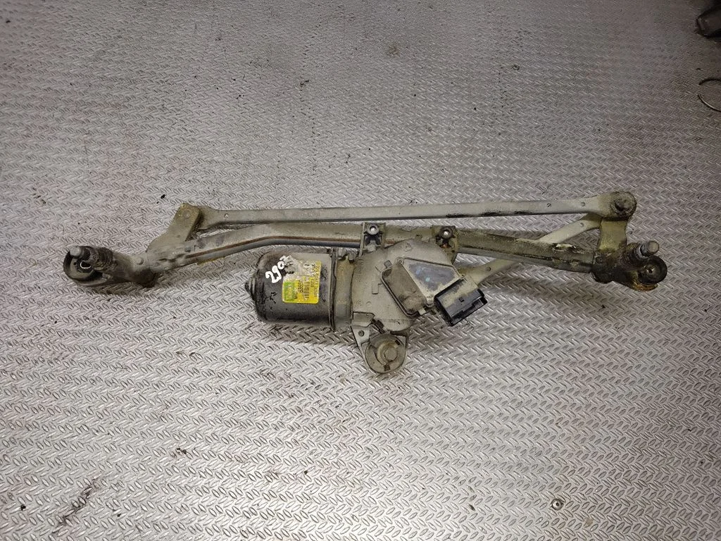 Front wiper linkage and motor