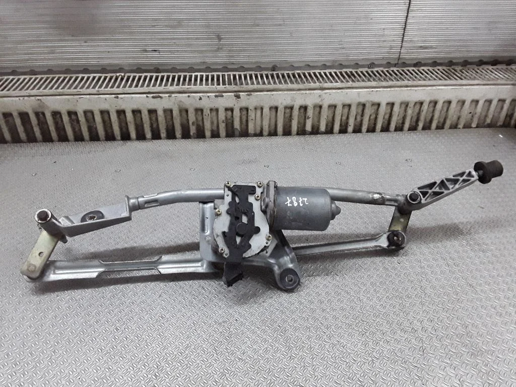 Mechanizm wycieraczek z silniczkiem – Volvo V70 (2000-2004)