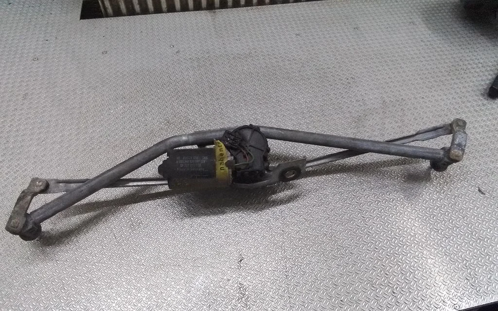 Front wiper linkage and motor – Volkswagen Transporter - Caravelle T4 (1991-2003)