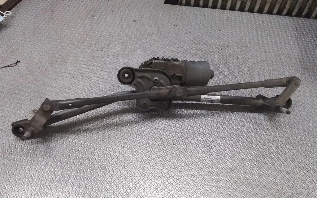 Front wiper linkage and motor – Ford Mondeo Mk III (2000-2007)