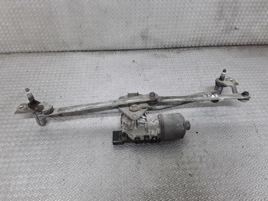Front wiper linkage and motor – Skoda Fabia Mk1 (6Y) (1999-2007)