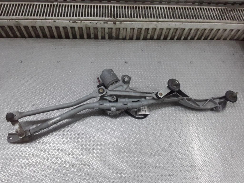 Mechanizm wycieraczek z silniczkiem – Mercedes-Benz Klasa E W211 (2002-2009)