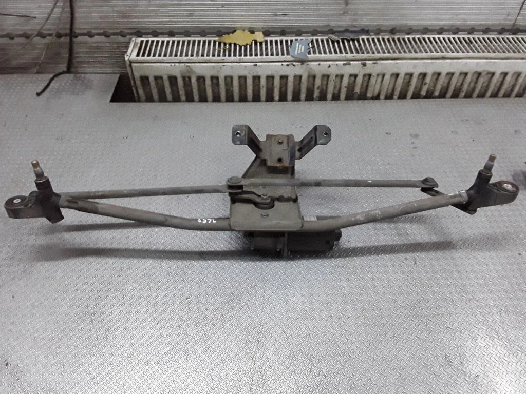 Mechanizm wycieraczek z silniczkiem – Ford Transit - Tourneo Connect (2003-2008)