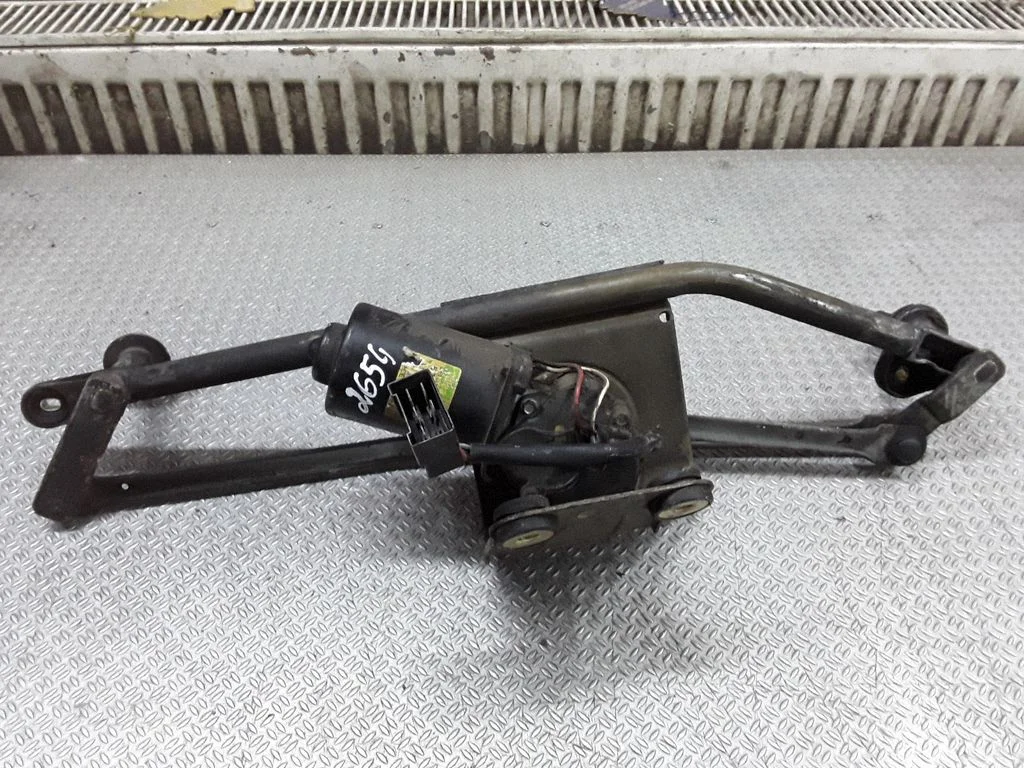 Front wiper linkage and motor – Mercedes-Benz Vito Viano W638 (1996-2003)