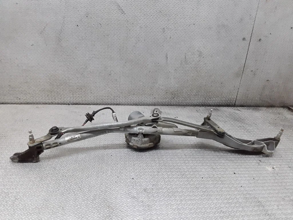 Front wiper linkage and motor – Mercedes-Benz E-Class W211 (2002-2009)