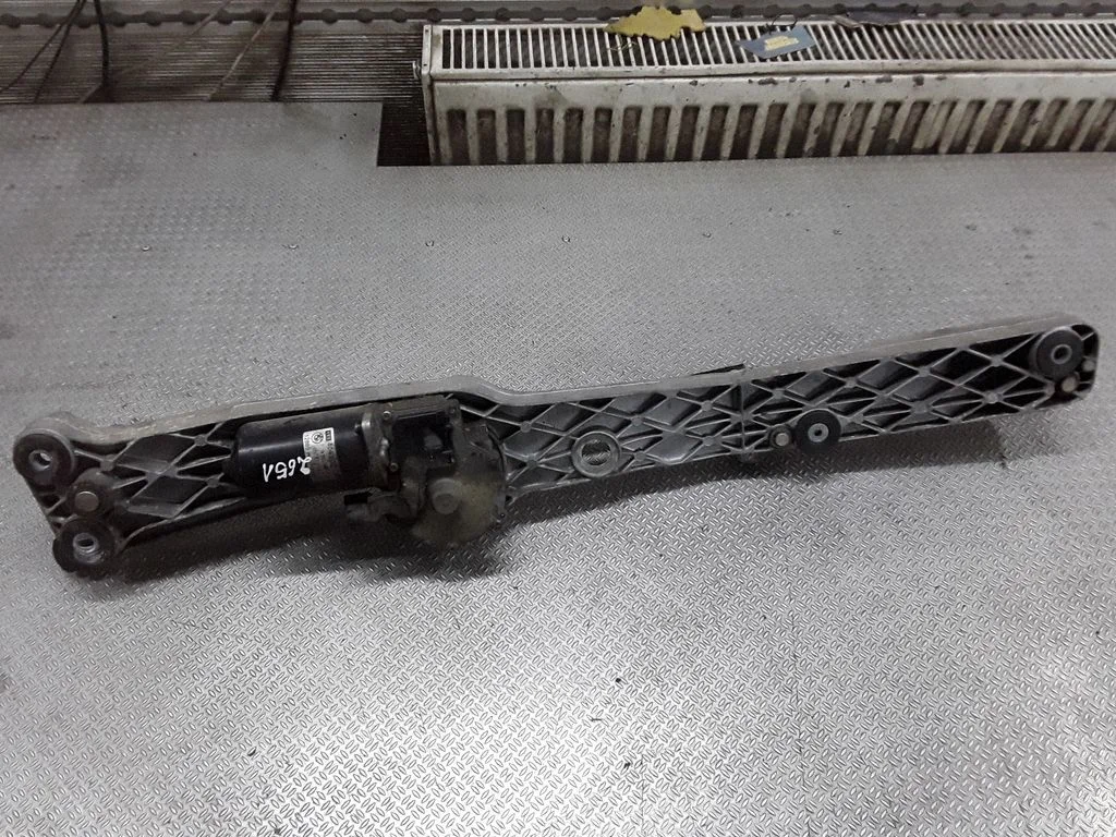 Front wiper linkage and motor – BMW 5 Series E39 (1996-2003)