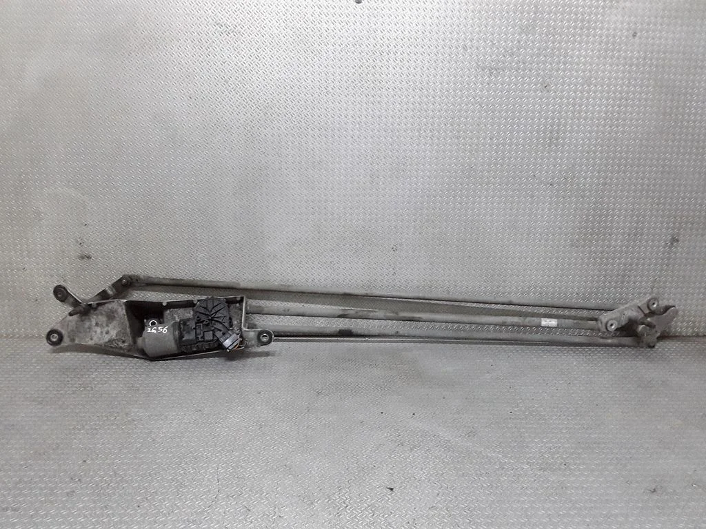 Front wiper linkage and motor – Renault Modus (2004-2007)
