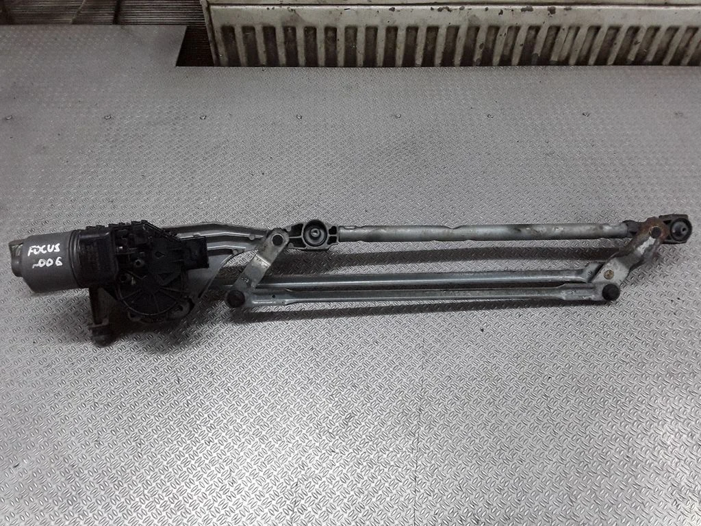 Front wiper linkage and motor – Ford Focus C-MAX (2003-2010)