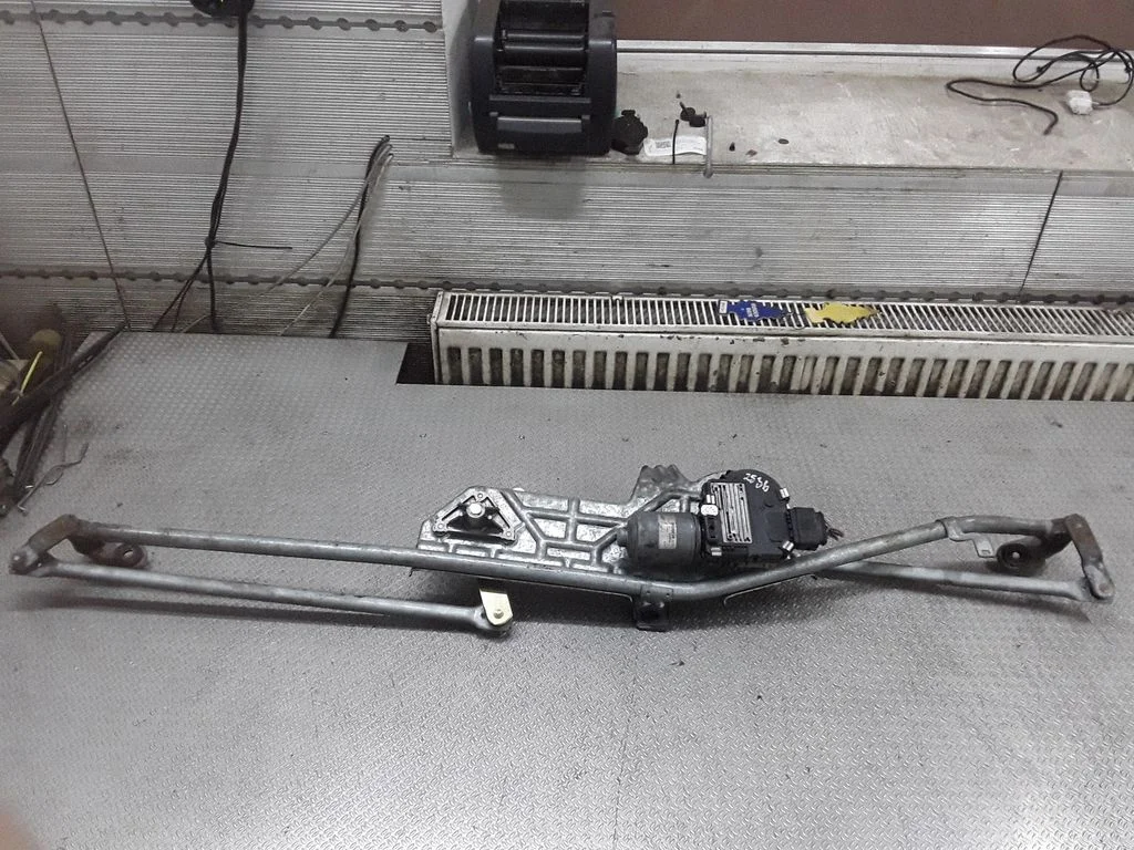 Tīrītāju mehānisma komplekts 7M3955023A