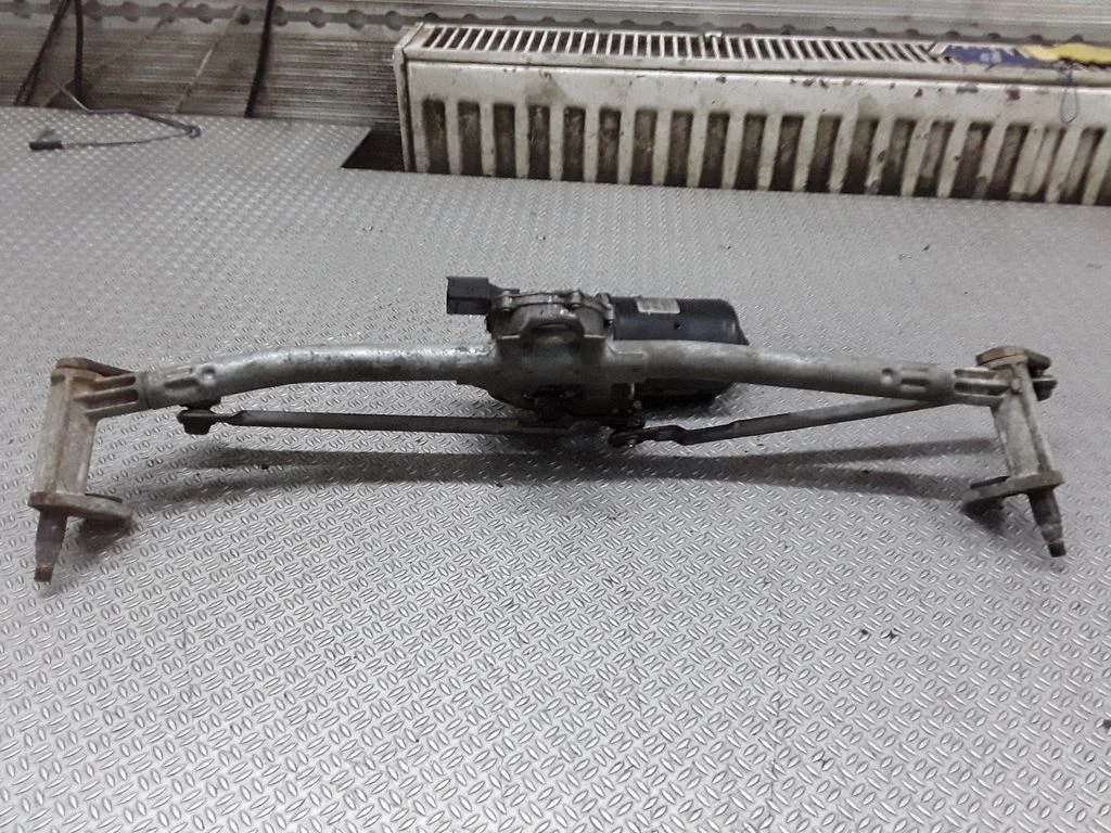 Front wiper linkage and motor – Audi A3 S3 8L (1996-2003)