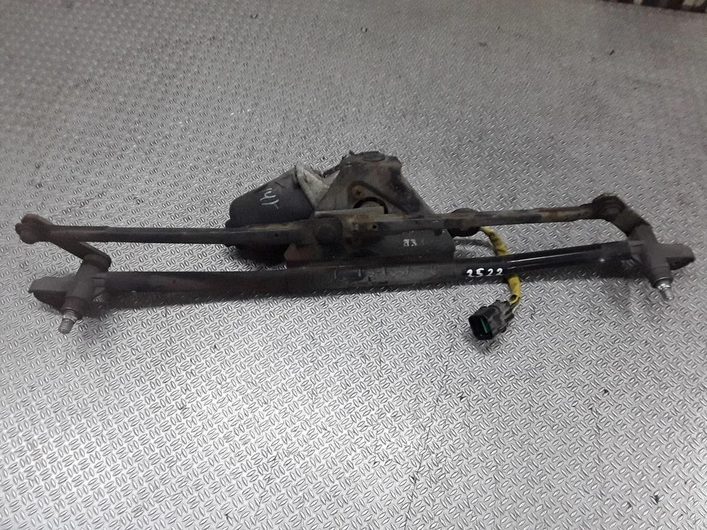 Front wiper linkage and motor – Hyundai Santa Fe (2000-2006)
