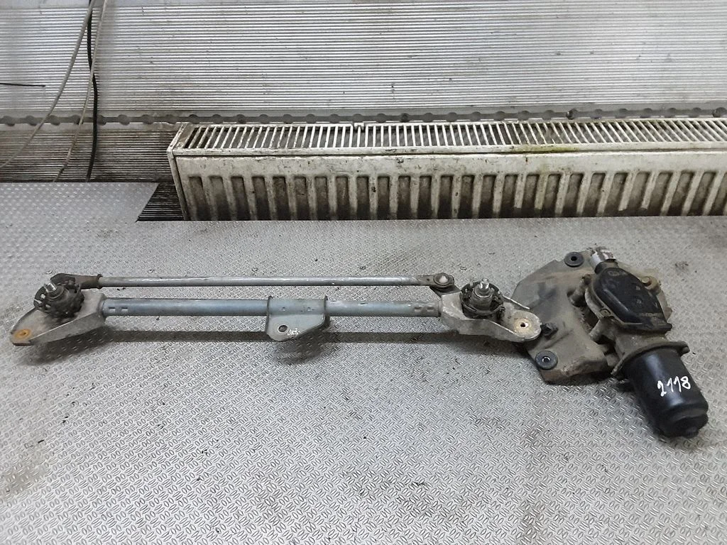 Front wiper linkage and motor – Mitsubishi Lancer (2003-2007)