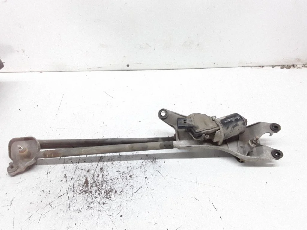 Front wiper linkage and motor