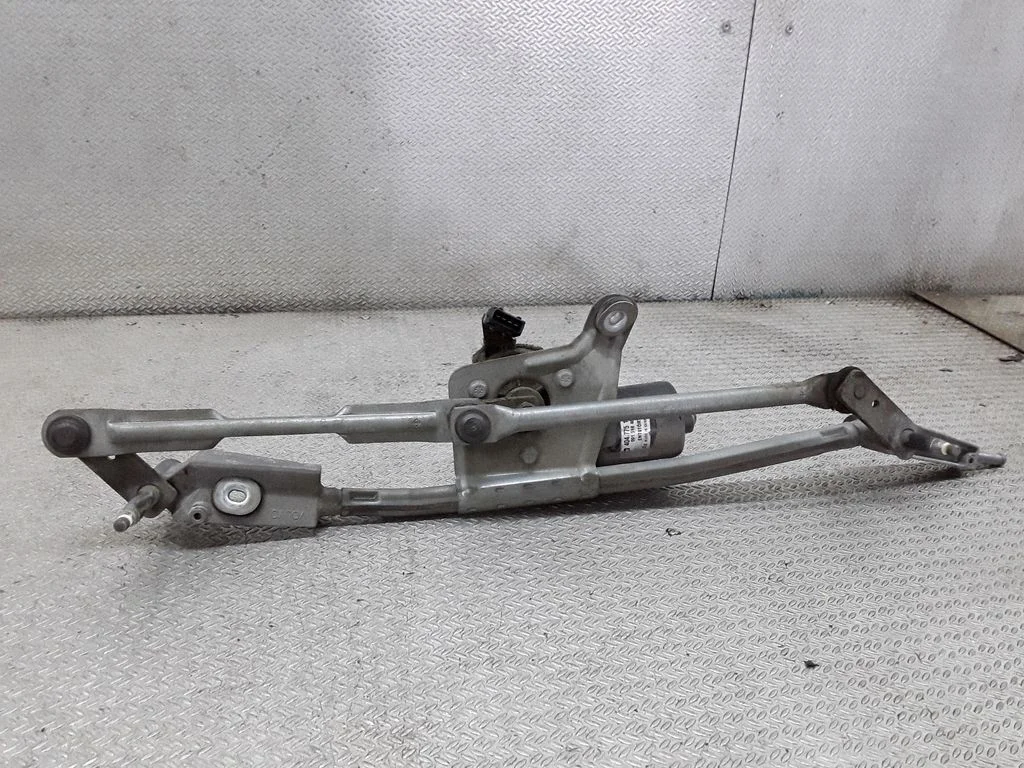 Front wiper linkage and motor – Volvo S60 (2005-2010)