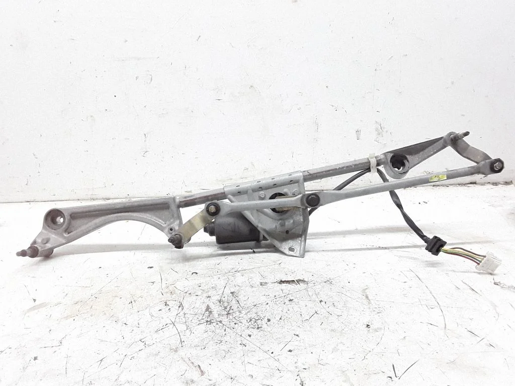 Front wiper linkage and motor – Mercedes-Benz C-Class W203 (2000-2007)
