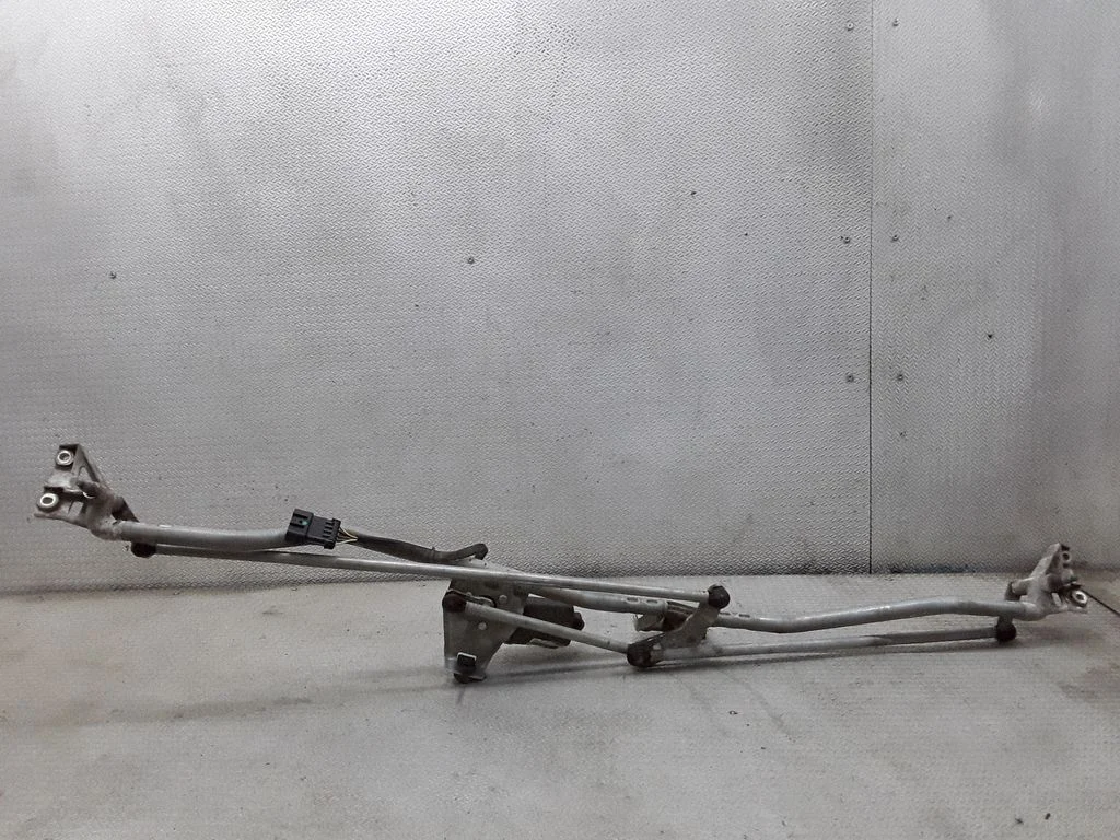 Front wiper linkage and motor – Opel Meriva A (2003-2010)