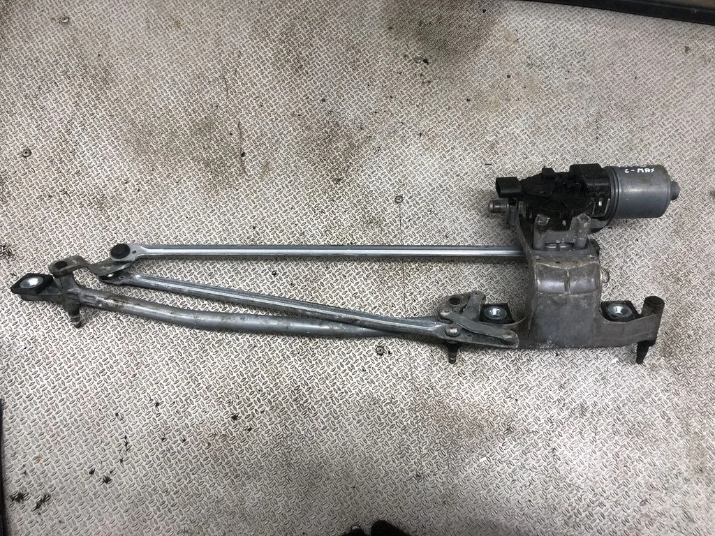 Front wiper linkage and motor – Ford Focus C-MAX (2003-2010)