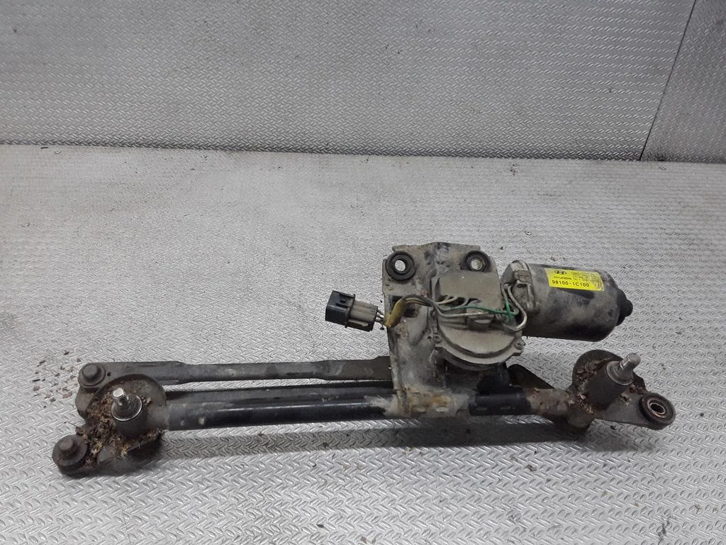 Front wiper linkage and motor
