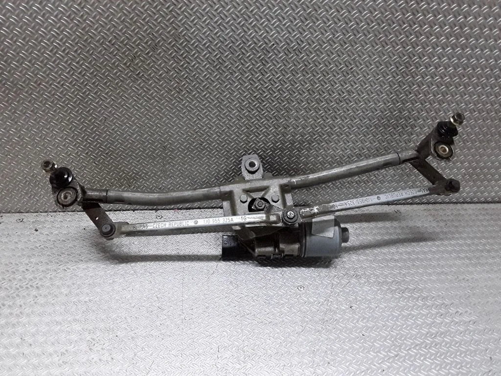 Front wiper linkage and motor – Volkswagen Golf IV (1998-2005)