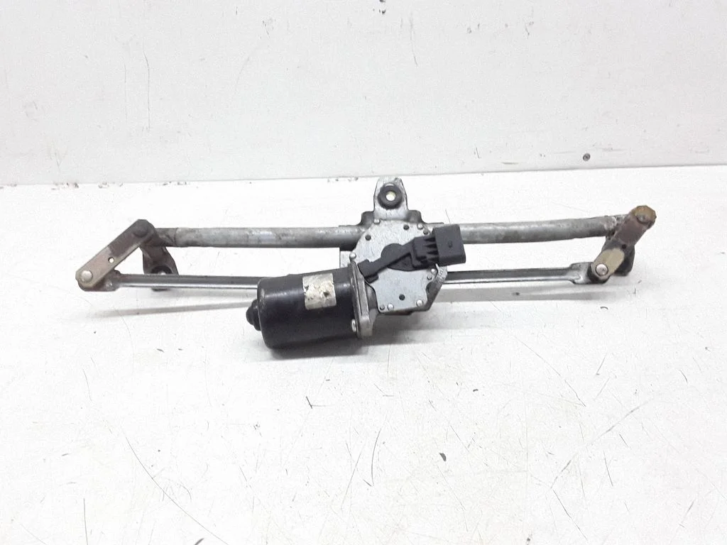 Front wiper linkage and motor – Audi A3 S3 8L (1996-2003)