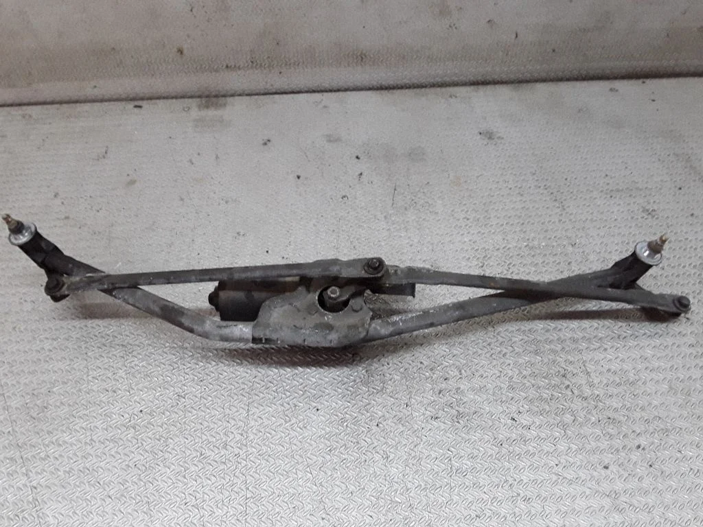 Front wiper linkage and motor – Volkswagen Transporter - Caravelle T4 (1991-2003)