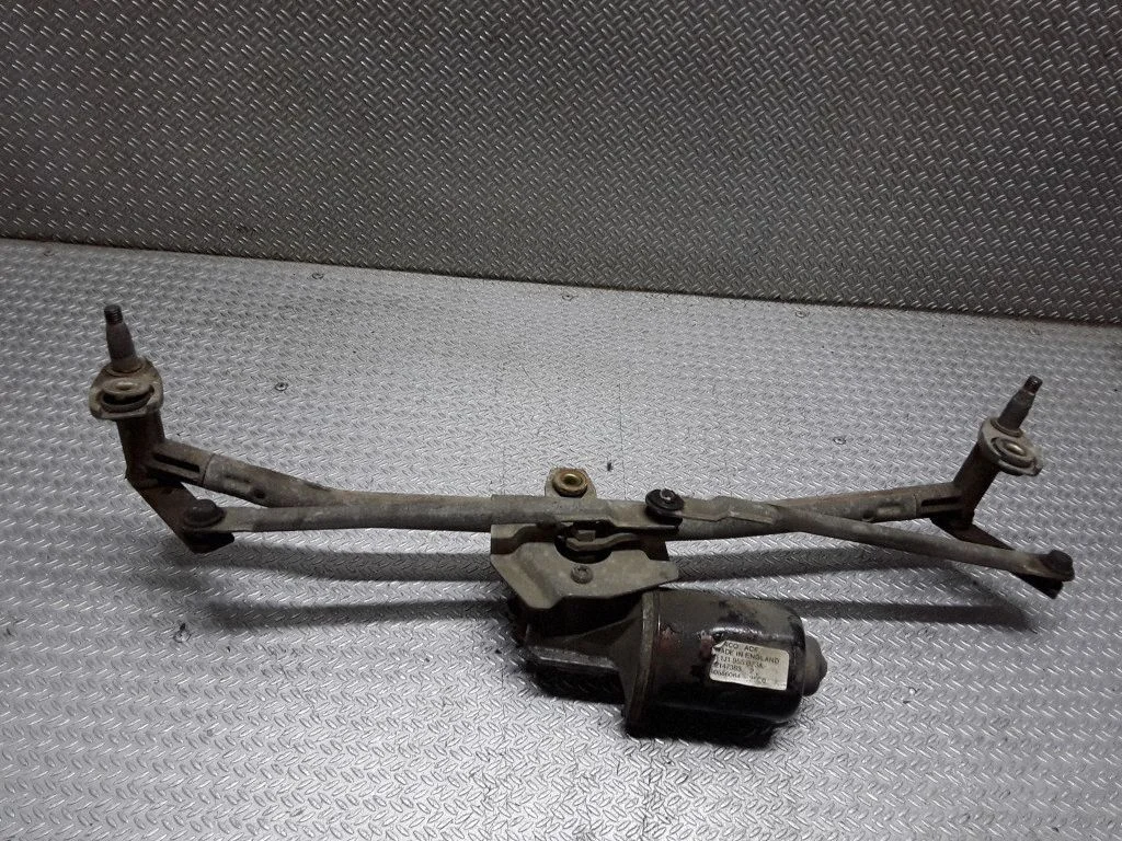 Front wiper linkage and motor – Volkswagen Golf IV (1998-2005)