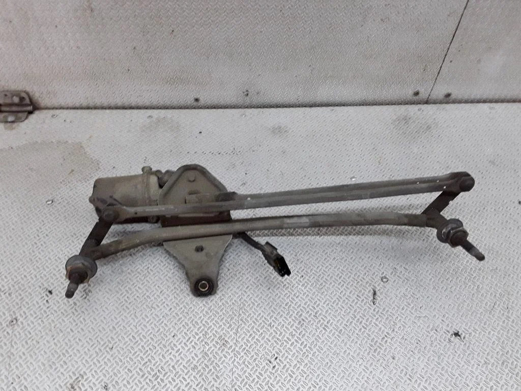 Front wiper linkage and motor – Renault Trafic II (X83) (2001-2014)