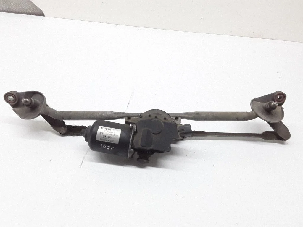 Front wiper linkage and motor – Toyota Avensis T250 (2003-2006)