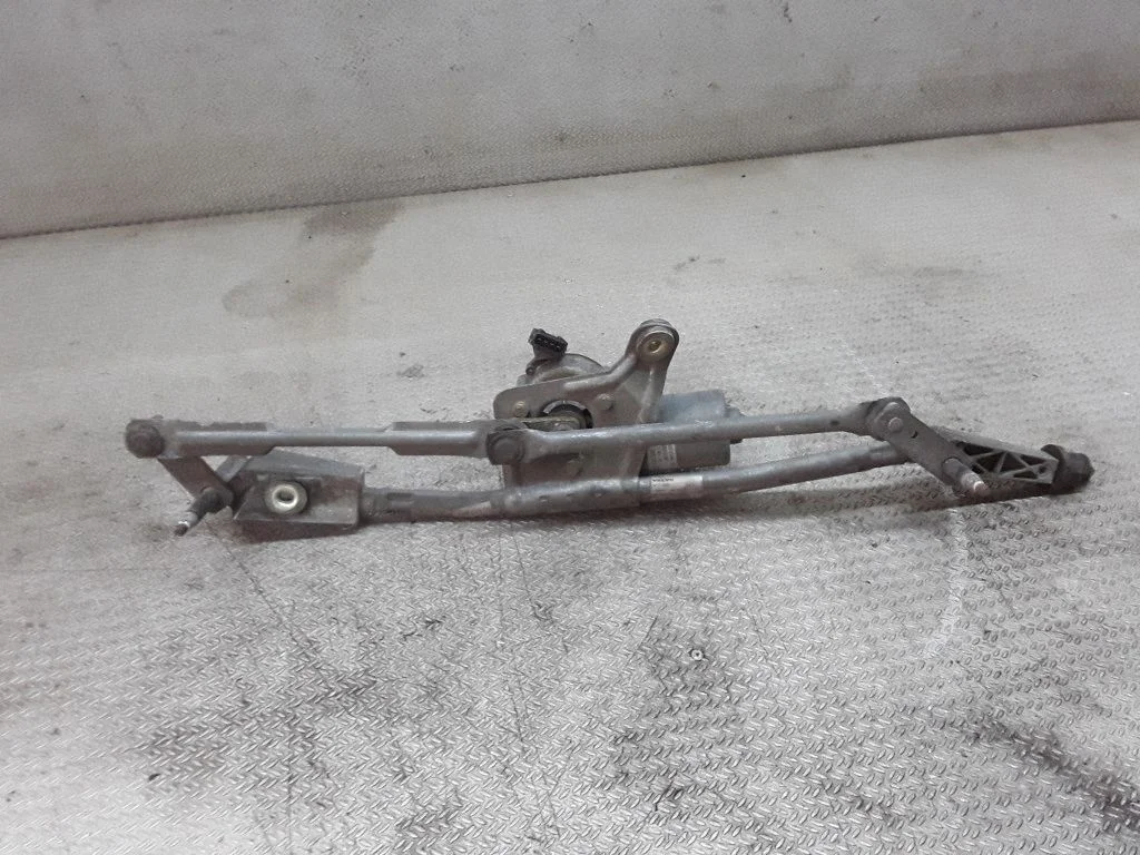 Front wiper linkage and motor – Volvo S80 (1999-2003)