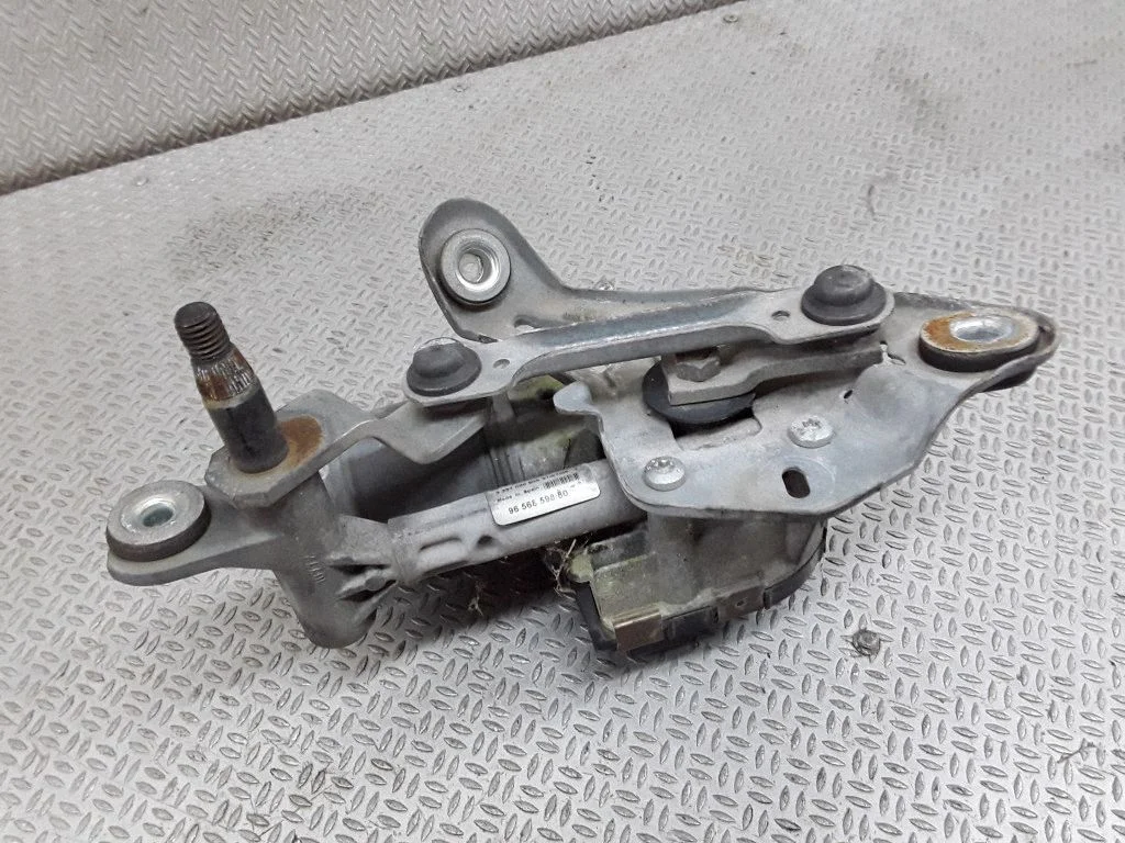 Front wiper linkage and motor