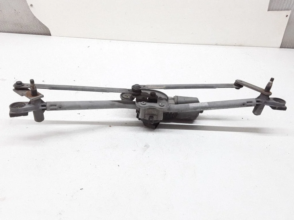 Front wiper linkage and motor – Ford Mondeo Mk III (2000-2007)