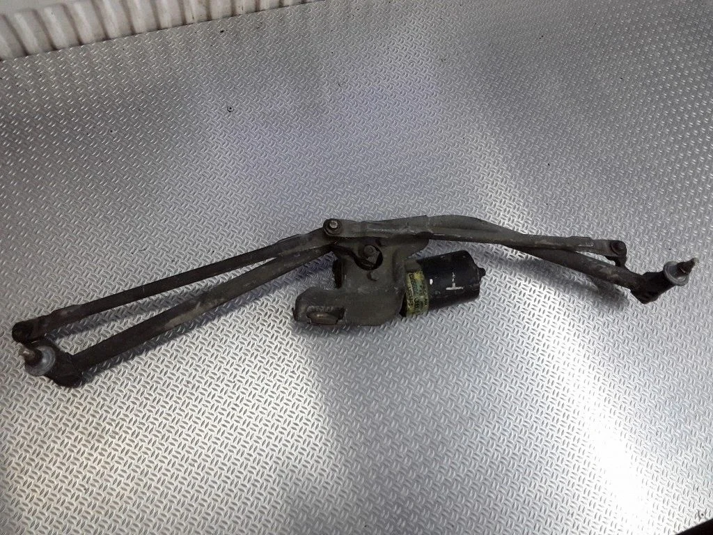 Front wiper linkage and motor – Volkswagen Transporter - Caravelle T4 (1991-2003)
