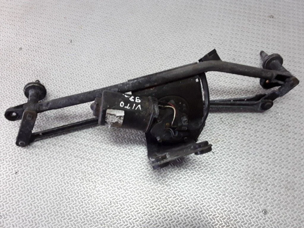 Mechanizm wycieraczek z silniczkiem