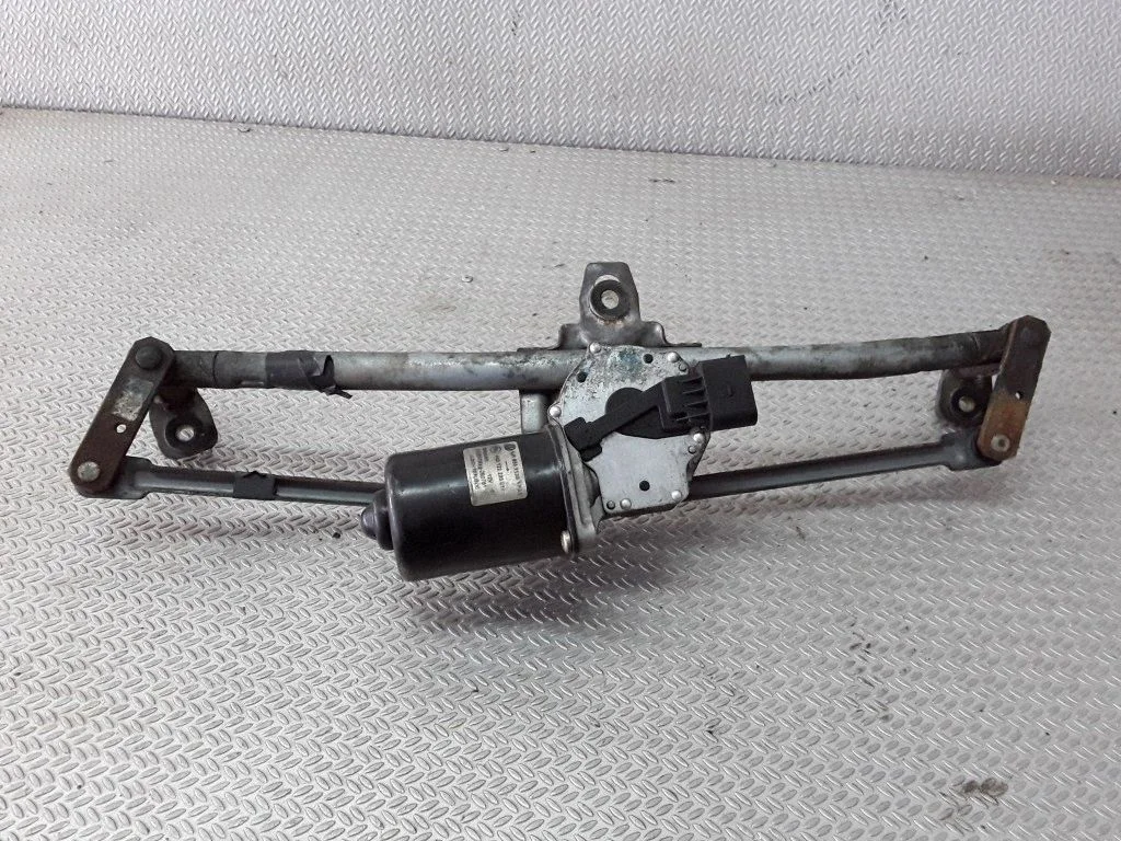 Mechanizm wycieraczek z silniczkiem – Volkswagen Golf IV (1998-2005)
