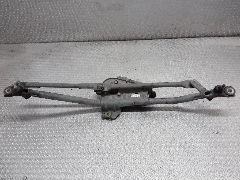 Mechanizm wycieraczek z silniczkiem 4B1955603A