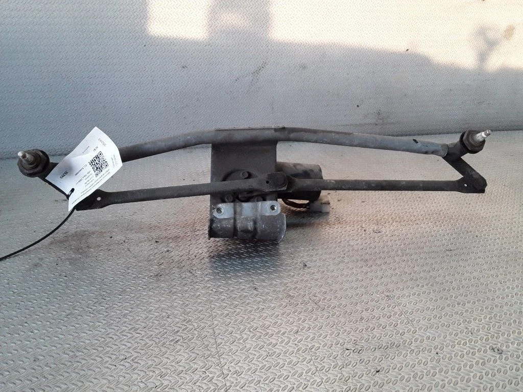 Mechanizm wycieraczek z silniczkiem – Volkswagen Jetta III (1992-1999)