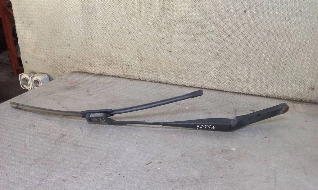 Windshield/front glass wiper blade – Skoda Superb B6 (3T) (2008-2015)