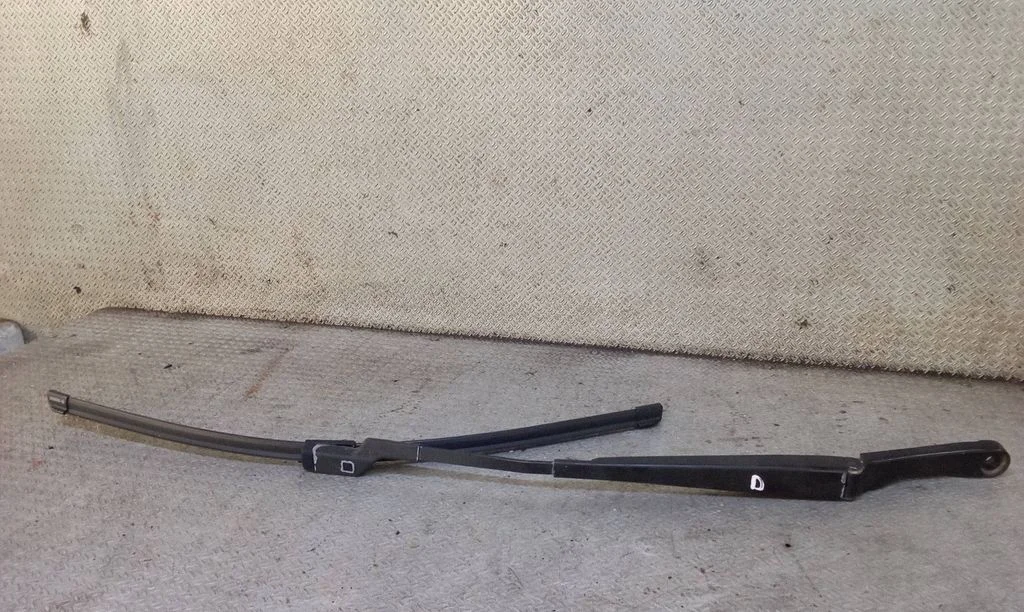 Windshield/front glass wiper blade – Opel Astra H (2004-2012)