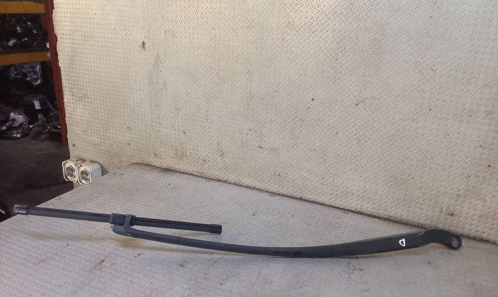 Windshield/front glass wiper blade – Fiat Croma (2006-2016)