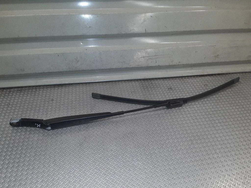 Priekšējā stikla tīrītājs – Volkswagen Up (2011-), kreisā